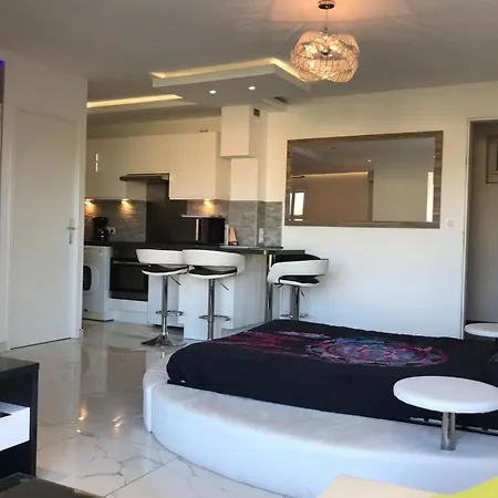 Naturiste Cap D'agde Natura 111 אגדה